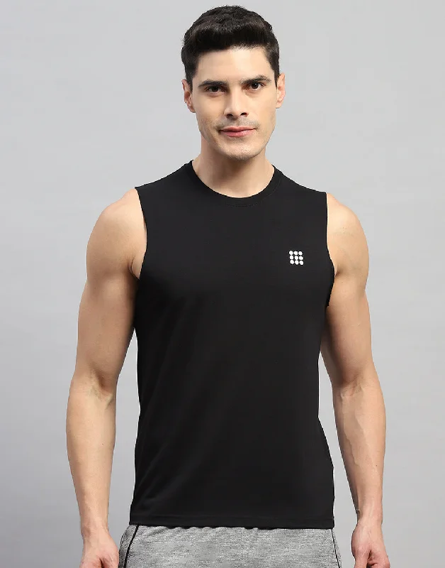 Men Black Solid Round Neck Sleeveless T-Shirt