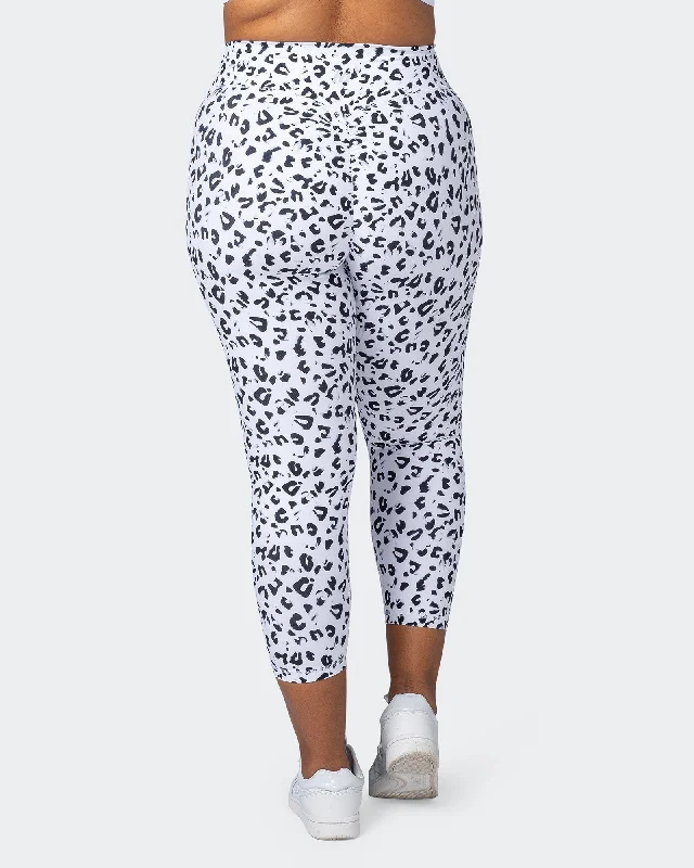 Signature Scrunch 7/8 Leggings - Snow Leopard